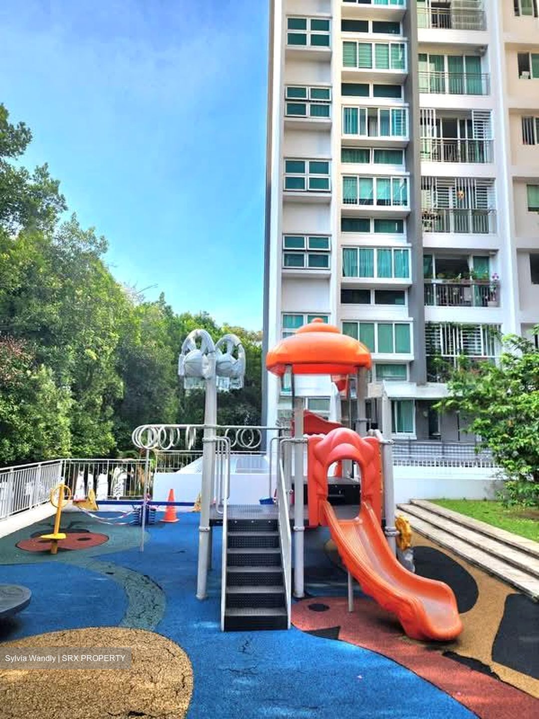 The Esparis (D18), Condominium #581242991